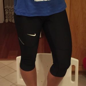 Black Nike Capris Leggings